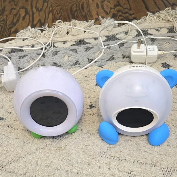 Children's alarm / wake clocks - Picture 1 of 2